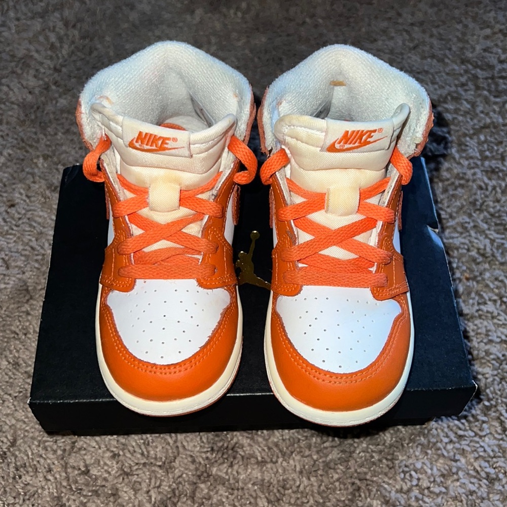 8C Orange Jordan